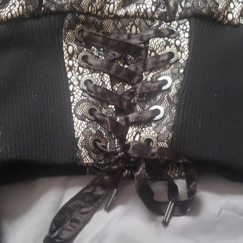 Rare Limited Edition Bebe Lace Up Corset Bonded Lace Puffer Jacket - Picture 9 of 9